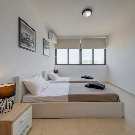 Penthouse Escape - Views, Jacuzzi & Bbq شقة