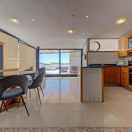 شقة Penthouse Escape - Views, Jacuzzi & Bbq