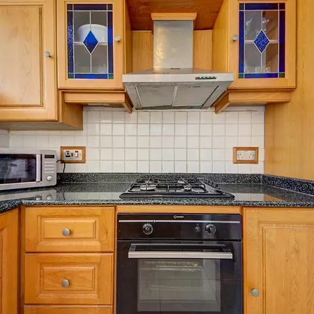 3 Bedroom Penthouse With Jacuzzi And Bbq