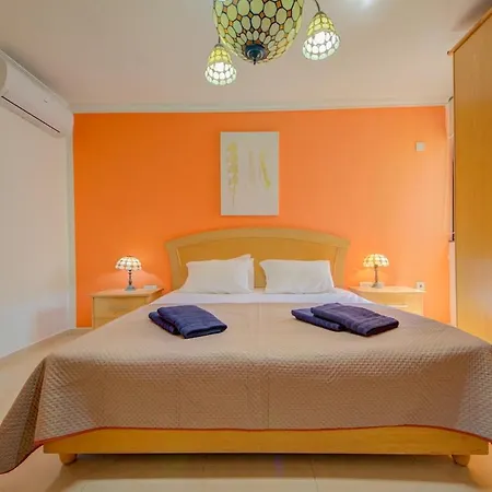 3 Bedroom Penthouse With Jacuzzi And Bbq St. Paul's Bay