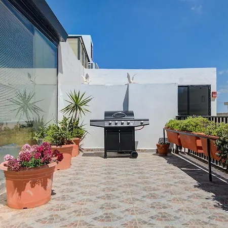 3 Bedroom Penthouse With Jacuzzi And Bbq * St. Paul's Bay