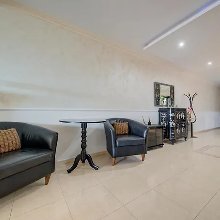 3 Bedroom Penthouse With Jacuzzi And Bbq