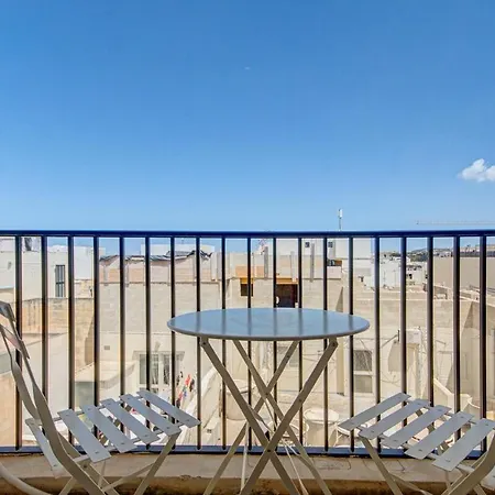 3 Bedroom Penthouse With Jacuzzi And Bbq St. Paul's Bay