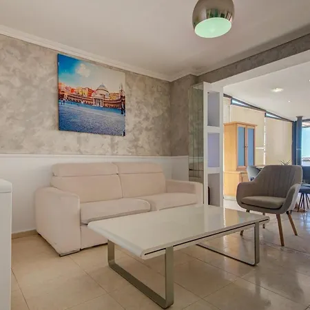 3 Bedroom Penthouse With Jacuzzi And Bbq