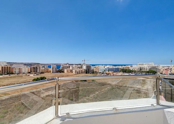 Penthouse Escape - Views, Jacuzzi & Bbq St Paul's Bay