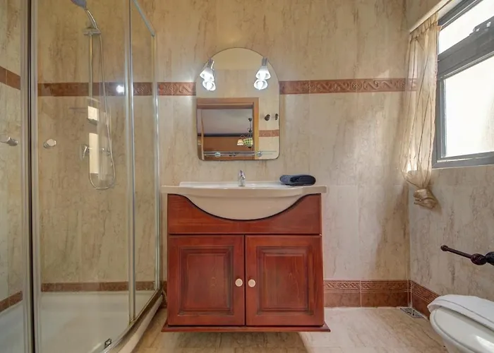 Penthouse Escape - Views, Jacuzzi & Bbq Apartamento