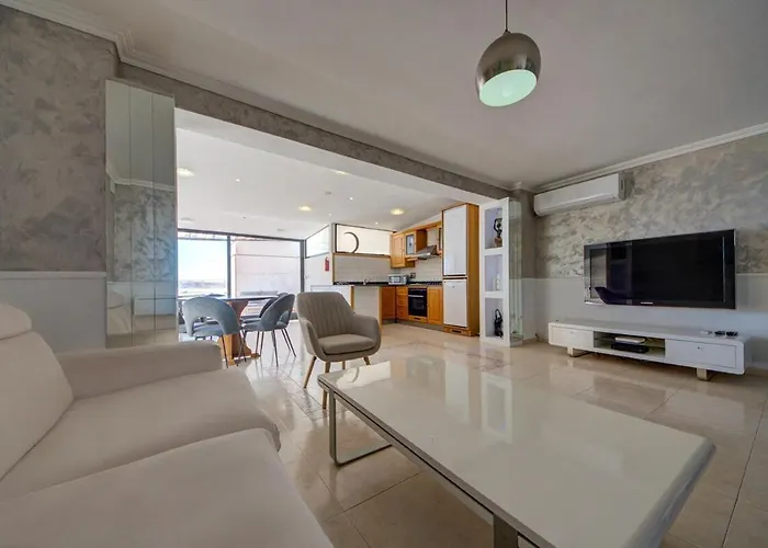 Penthouse Escape - Views, Jacuzzi & Bbq Apartamento *