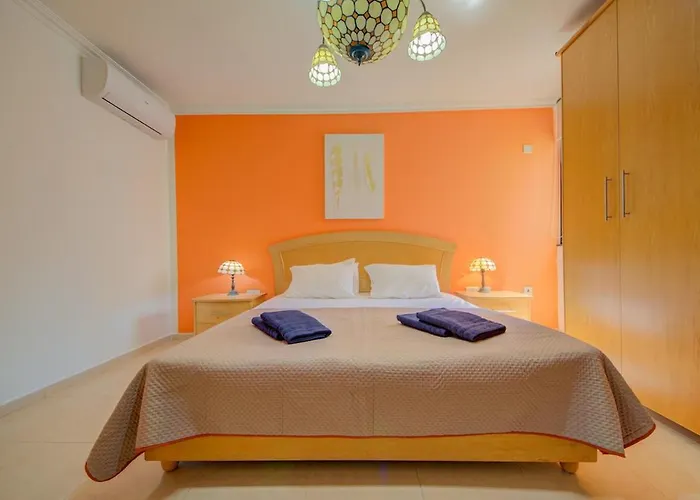 Penthouse Escape - Views, Jacuzzi & Bbq St Paul's Bay