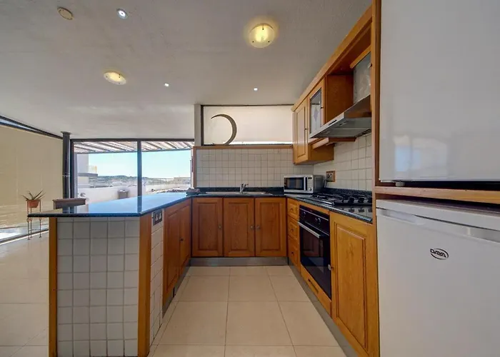 Penthouse Escape - Views, Jacuzzi & Bbq Apartamento