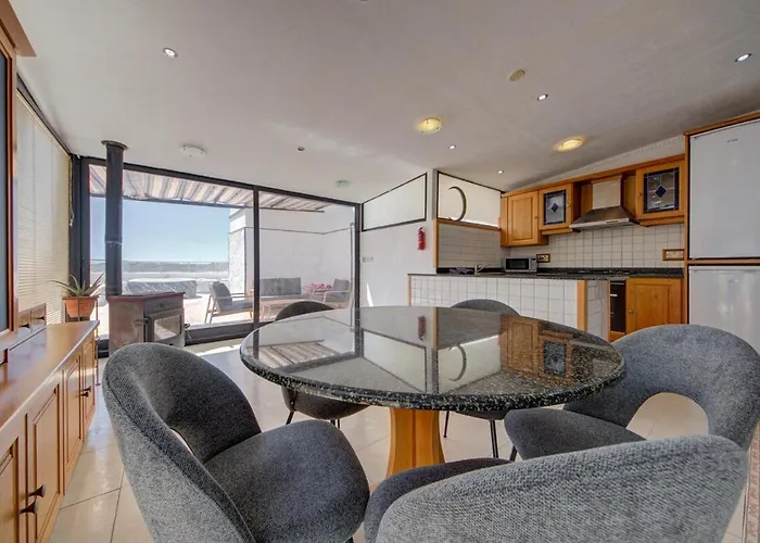 Apartamento Penthouse Escape - Views, Jacuzzi & Bbq