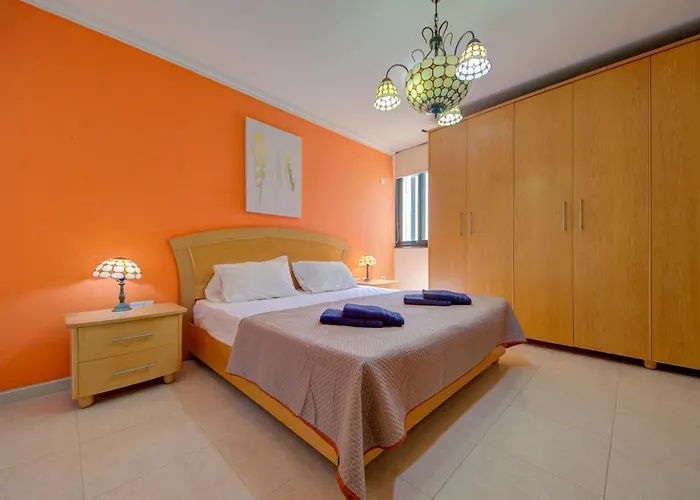 Penthouse Escape - Views, Jacuzzi & Bbq Apartamento