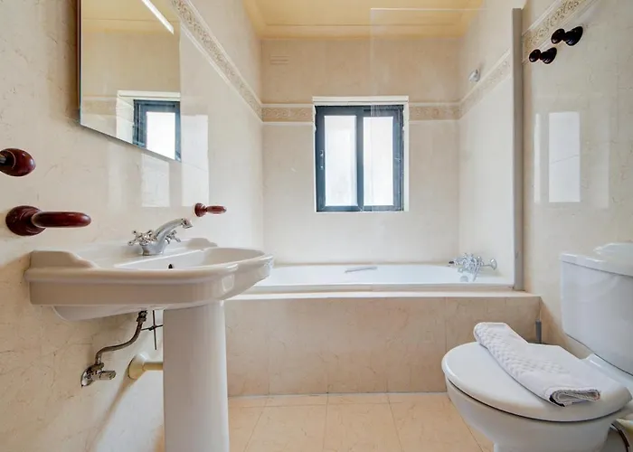 Penthouse Escape - Views, Jacuzzi & Bbq Apartamento