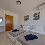 Appartement Penthouse Escape - Views, Jacuzzi & Bbq San Pawl il-Baħar