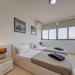 Appartement Penthouse Escape - Views, Jacuzzi & Bbq San Pawl il-Baħar