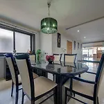 Appartement Penthouse Escape - Views, Jacuzzi & Bbq