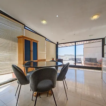 Penthouse Escape - Views, Jacuzzi & Bbq Appartement *